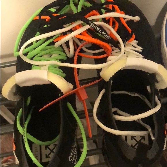 Athletic_Shoes